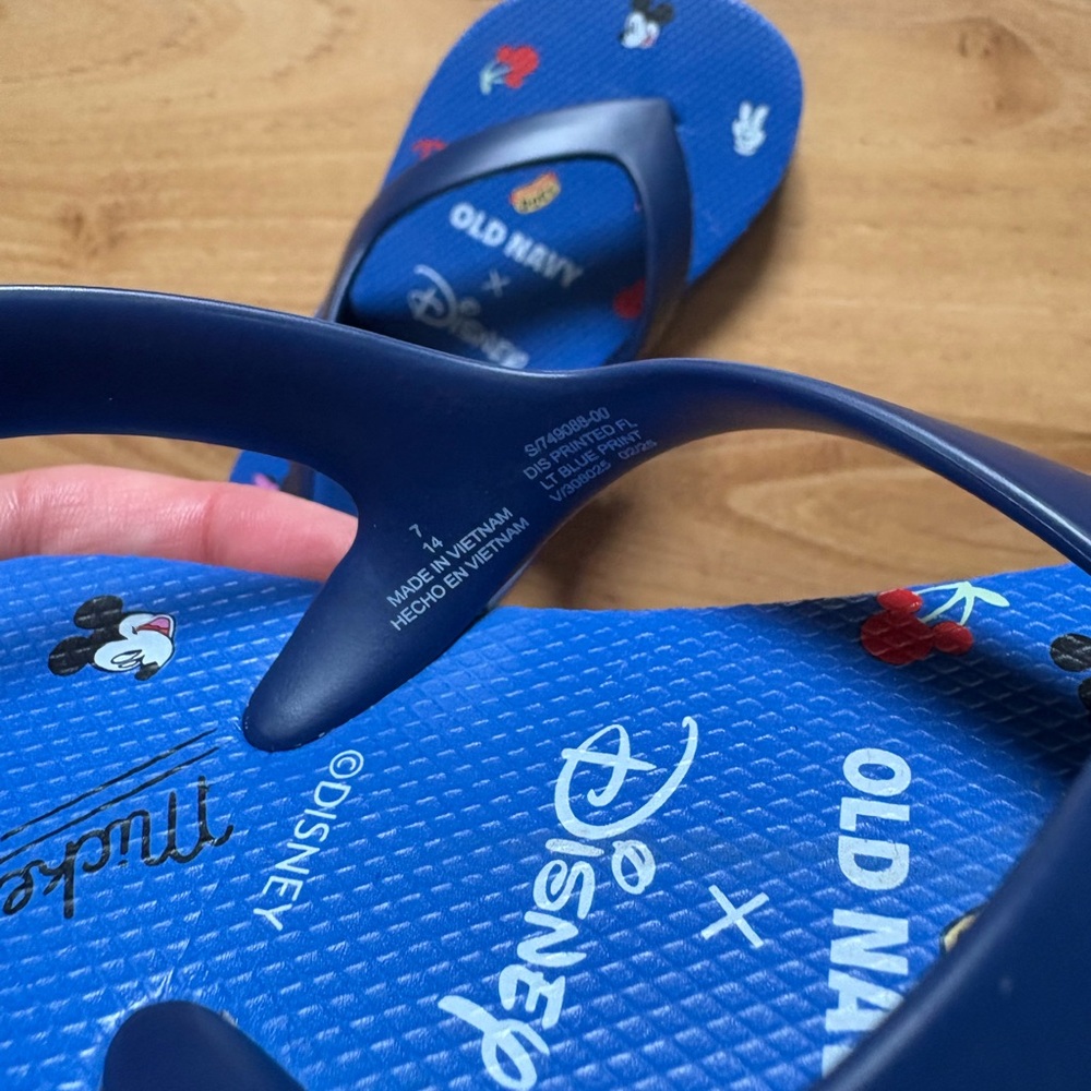 Old Navy x Disney Blue Kids Flip Flops - Picture 2 of 4